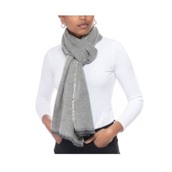 New INC International Concepts Two-Tone Shine Scarf Wrap, Black/White On… - Picture 1 of 6